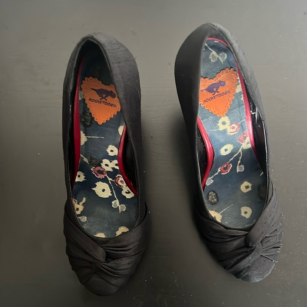 Black Shoes